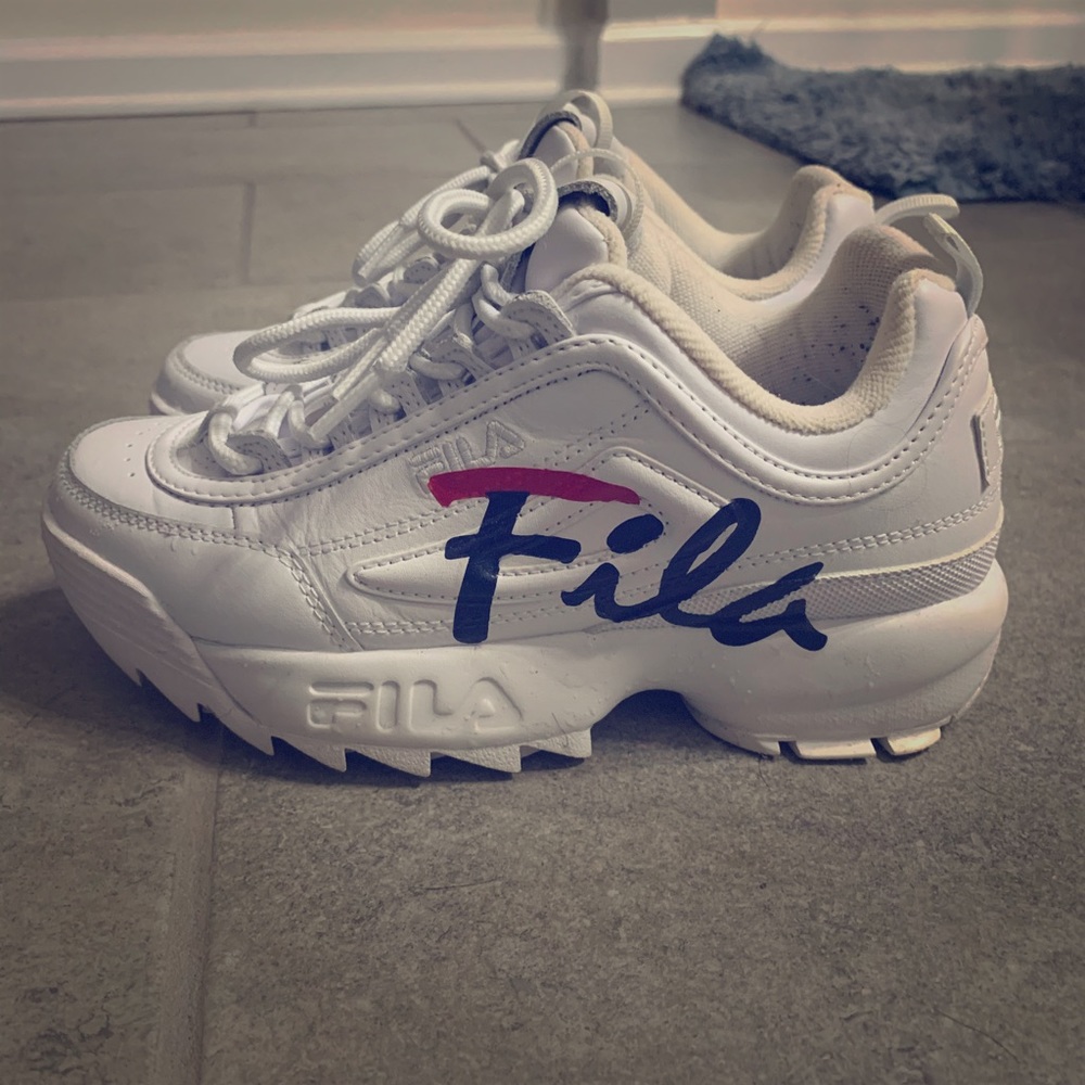Women's Fila Disruptor II Script Sneakers